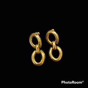 💥5/$10💥 Gold colored links dangling earrings
